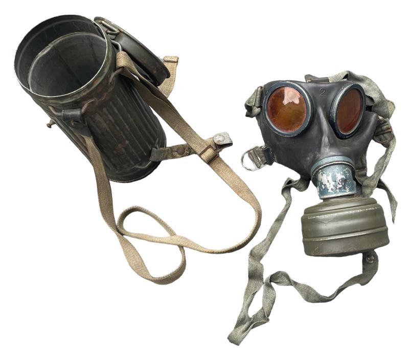 Wehrmacht M31 Gasmask in Cannister