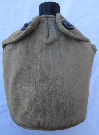 US WW2 Plastic Canteen with Steel Cup in original Pouch