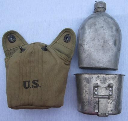 US WW2 Canteen with Cup in Pouch