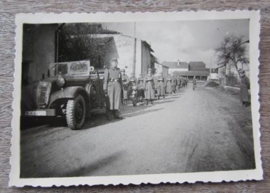 SS Photograph Waffen SS unit ready to leave for France