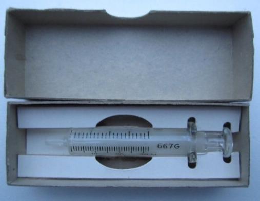 US WW2 Syringe in original clipboard Box