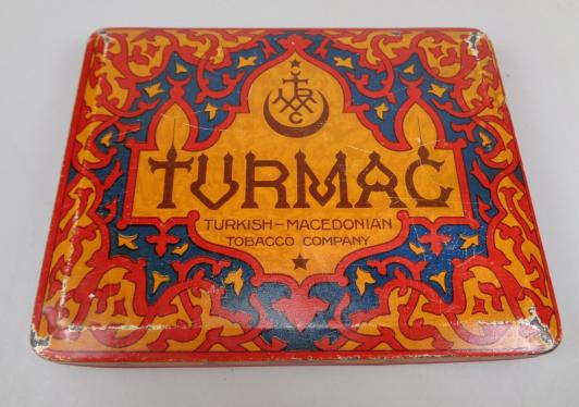 British/US WW2 era Metal Tabaco can