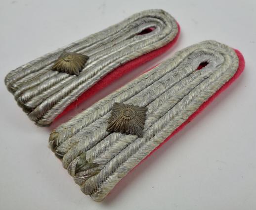 Wehrmacht Panzer Abwehr Officers Shoulder Boards