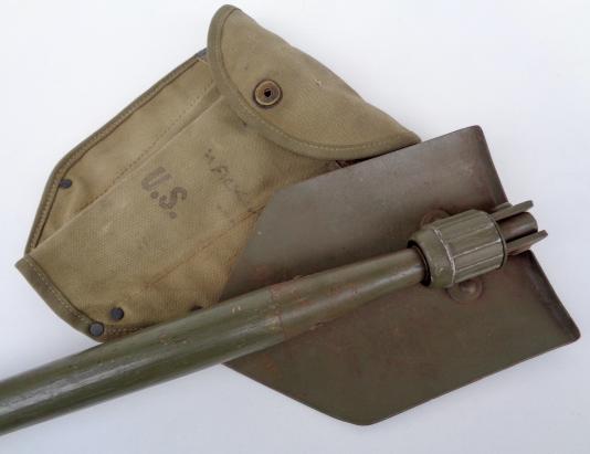 US WW2 Folding Shovel in 1e model cover