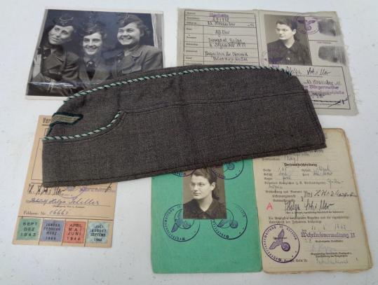 Wehrmacht Stabshelferin Cap and Documents