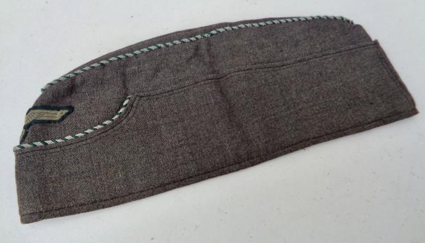 Wehrmacht Stabshelferin Cap and Documents