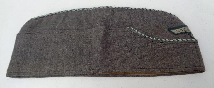 Wehrmacht Stabshelferin Cap and Documents