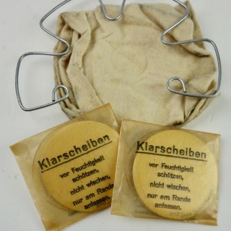 Wehrmacht M31 Gasmask Cleaning Cloth Spring