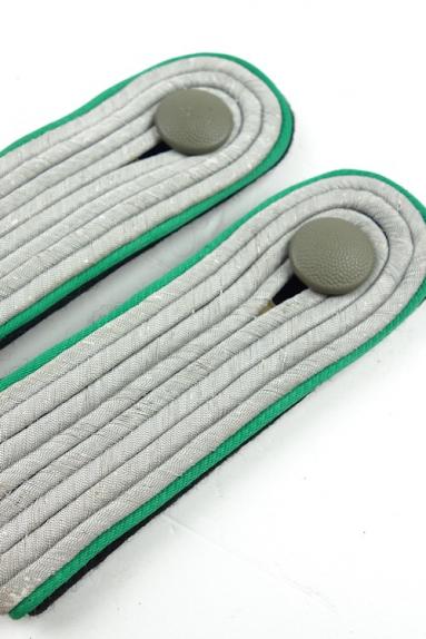 WaffenSS Gebirgsjäger Untersturmfuhrer Shoulder Boards