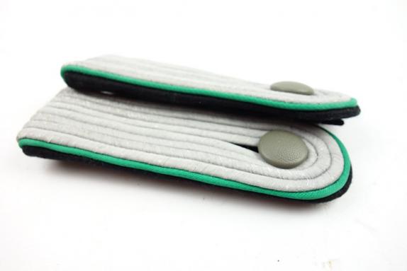 WaffenSS Gebirgsjäger Untersturmfuhrer Shoulder Boards