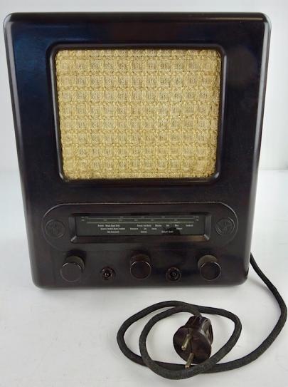 Volks Empfänger Radio VE 301 (People’s Radio)