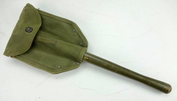 US WW2 Folding Shovel in 1th model Pouch
