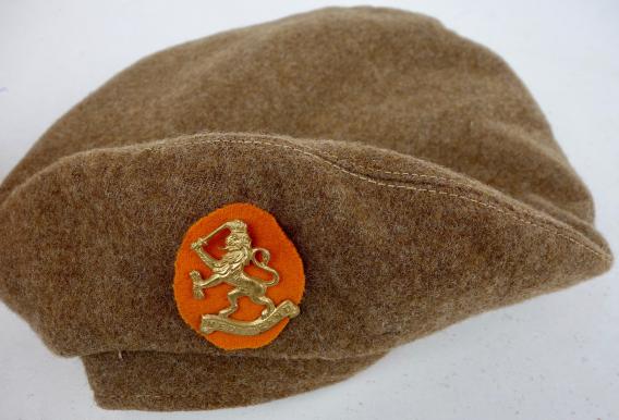 British wool Beret with Dutch Lion Badge