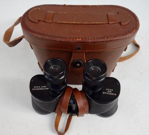 US WW2 Binoculars in leather Pouch