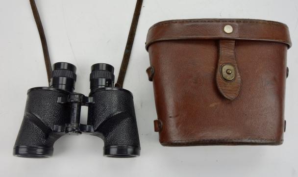 US WW2 Binoculars in leather Pouch