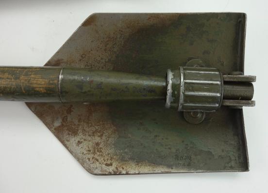 US WW2 early Folding Shovel