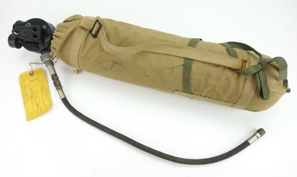 WWII US ARMY AIR FORCE D2 Oxygen Cylinder & Regulator - AAF B-17 B-24