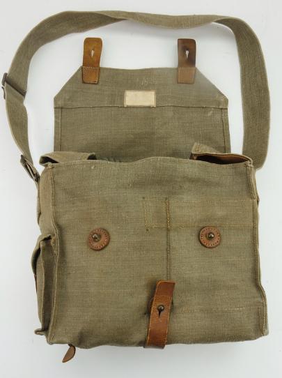 Dutch pre WW2 Gasmask in Gasmask Pouch