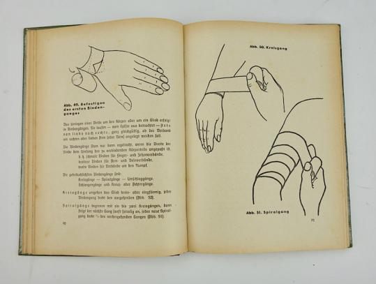 Deutsches Rotes Kreutz First Aid Training Book