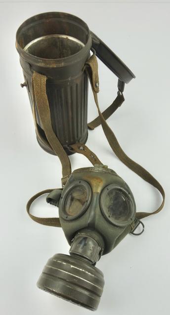 Wehrmacht M31 Gasmask and Gasmask Cannister