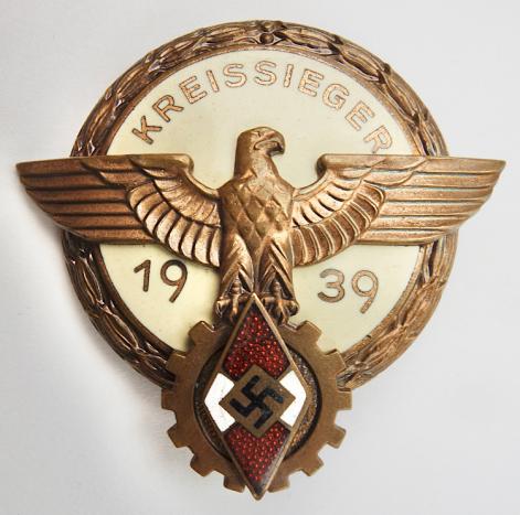Hitler-Jugend Kreissieger Badge in Bronz 1939