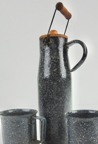 Water/Milk/Coffee Can and Cups from KwK 40 Shell