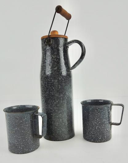 Water/Milk/Coffee Can and Cups from KwK 40 Shell