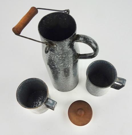Water/Milk/Coffee Can and Cups from KwK 40 Shell