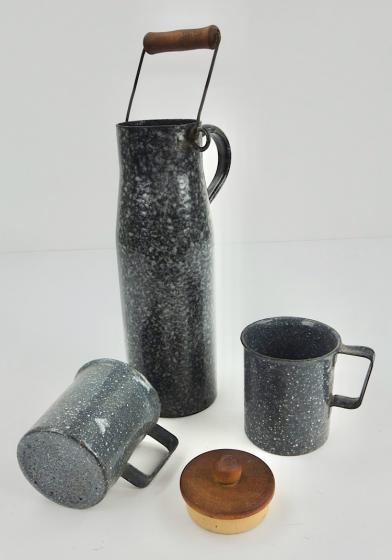 Water/Milk/Coffee Can and Cups from KwK 40 Shell