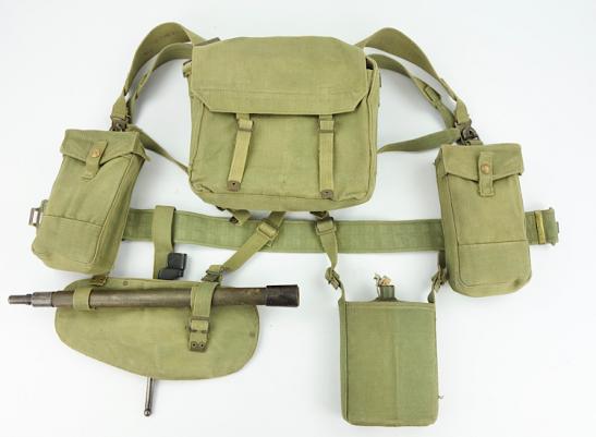 Complete set of British WW2 Combat Equipment