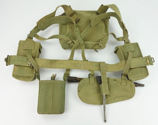 Complete set of British WW2 Combat Equipment