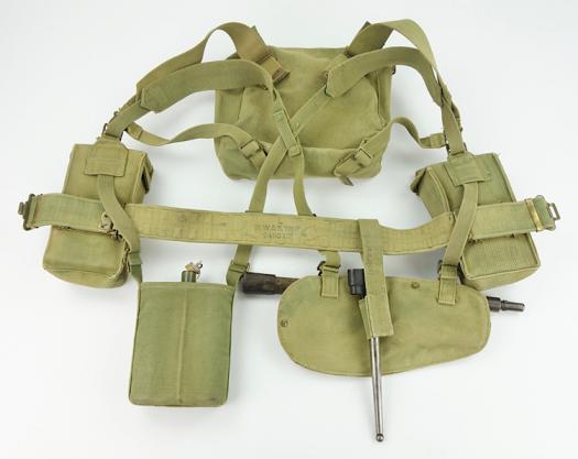 Complete set of British WW2 Combat Equipment