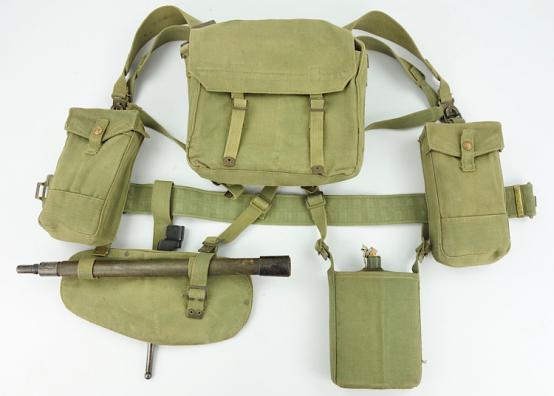 Complete set of British WW2 Combat Equipment