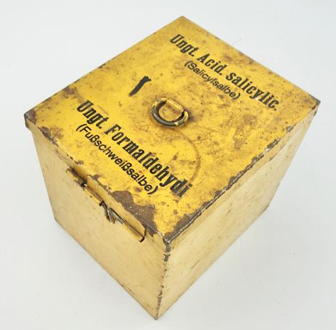 Wehrmacht Unit Medical Box (Feet Ointments)
