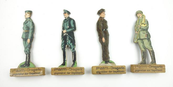 4 Wehrmacht era Clipboard Toy Soldiers
