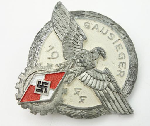 Hitler-Jugend Gausieger Badge in Silver 1944