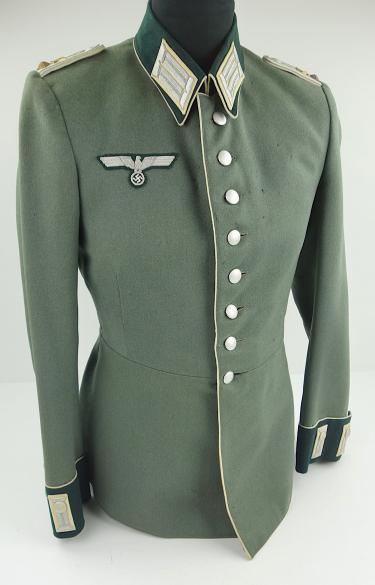 Wehrmacht Officers Dress Tunic 17th Tradition Regt.