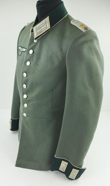 Wehrmacht Officers Dress Tunic 17th Tradition Regt.