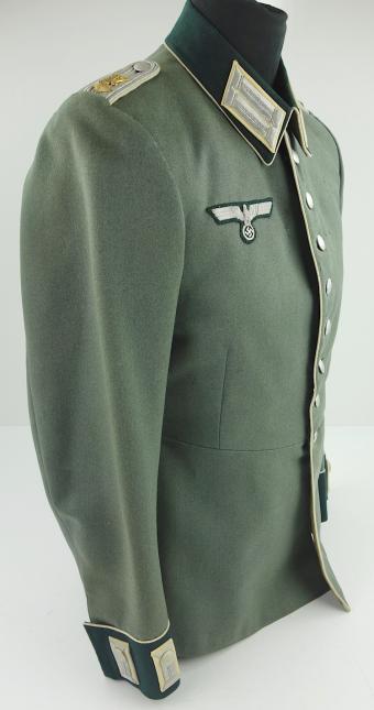 Wehrmacht Officers Dress Tunic 17th Tradition Regt.