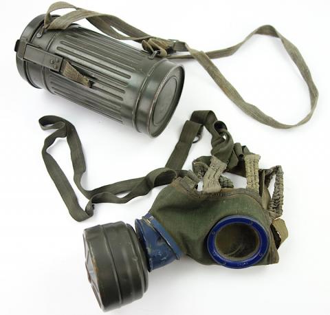 Wehrmacht M31 Gasmask in Cannister (Short model)