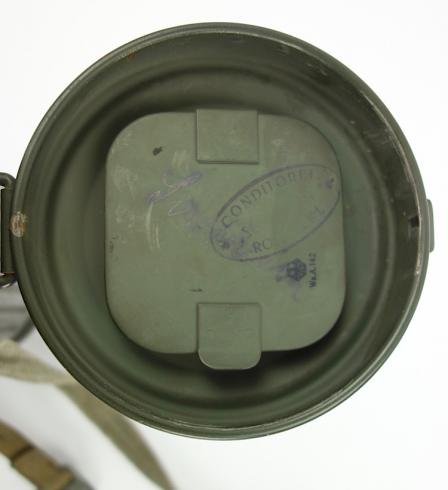 Wehrmacht M31 Gasmask in Cannister (Short model)