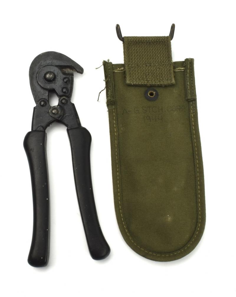 US WWII POUCHES FOR THE LARGER TL-107  PLIER/WIRE CUTTERS 