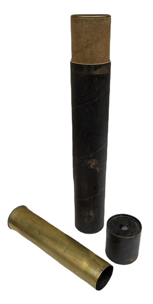 US WW2 75 MM M18 Shell in transport container