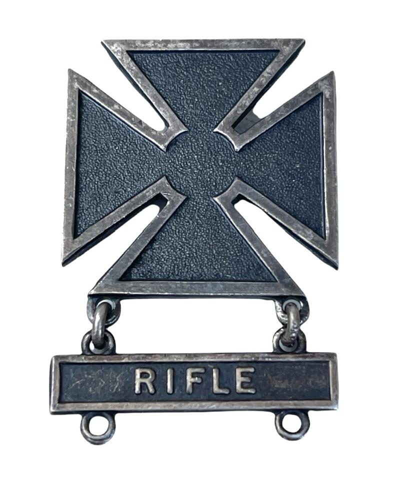 US WW2 Rifle Marksman Badge
