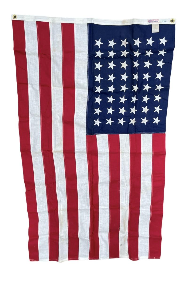 米軍基地放出品　特大　FLAG 星条旗　USA製　箱無し　② 星条旗 特大フラッグ コットン製 MADE IN THE USAの商品詳細