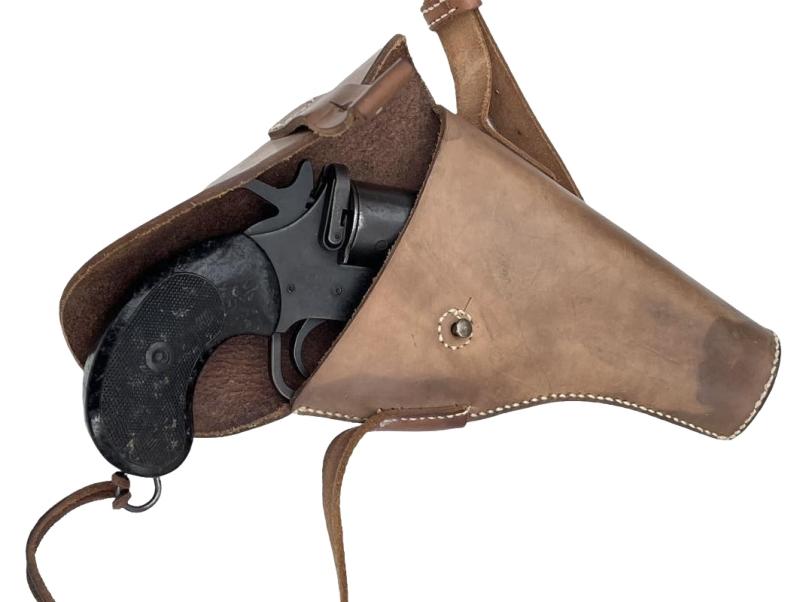 British WW2 Flare Gun & Flare Gun Holster