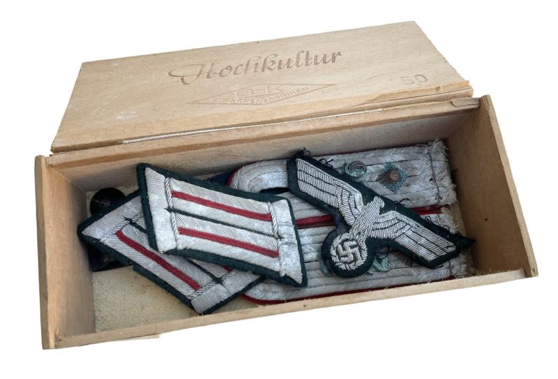 Wehrmacht Artillery Officers Tunic Insignia