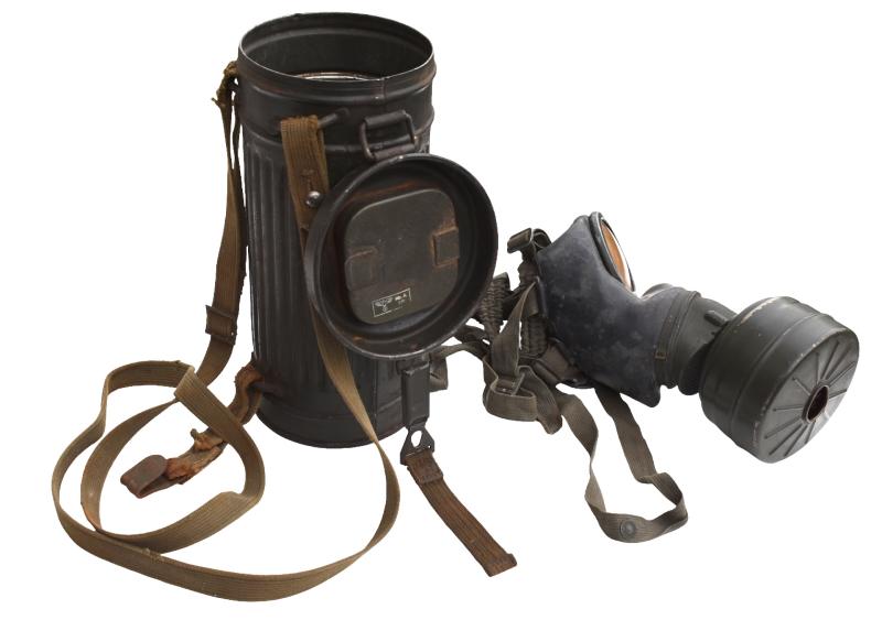 Wehrmacht M31 Gasmask in Cannister