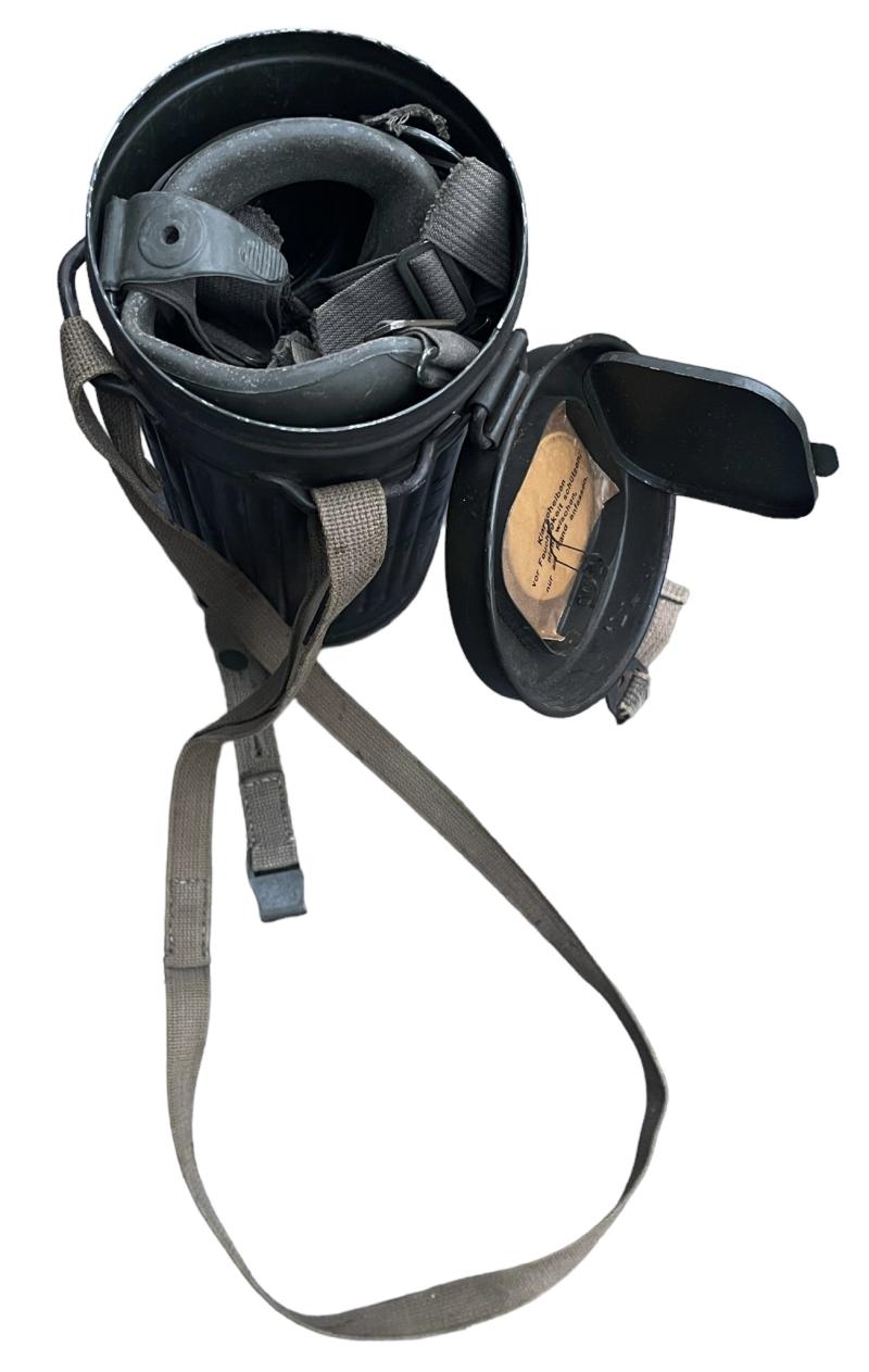 Wehrmacht M31 Gasmask in Cannister