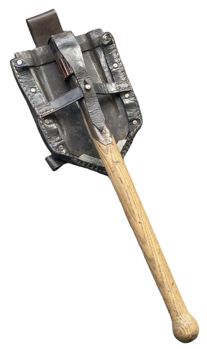 Wehrmacht second model Folding Shovel in Cover